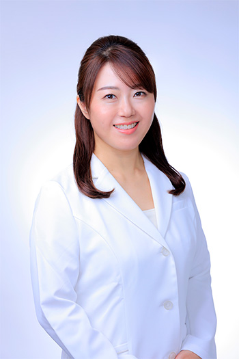 院長 足立 英子